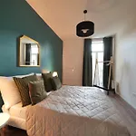 Royal Square View Apartment *