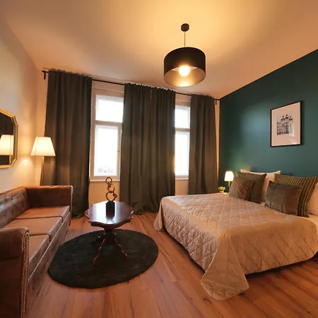 Royal Square View Apartment *