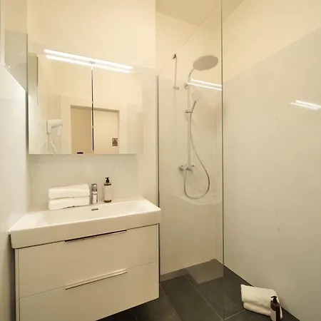 Royal Square View Apartment *