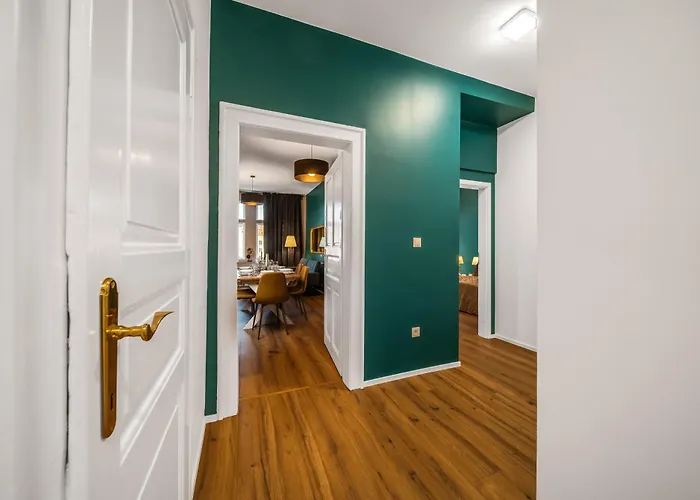 Royal Square View * Prag